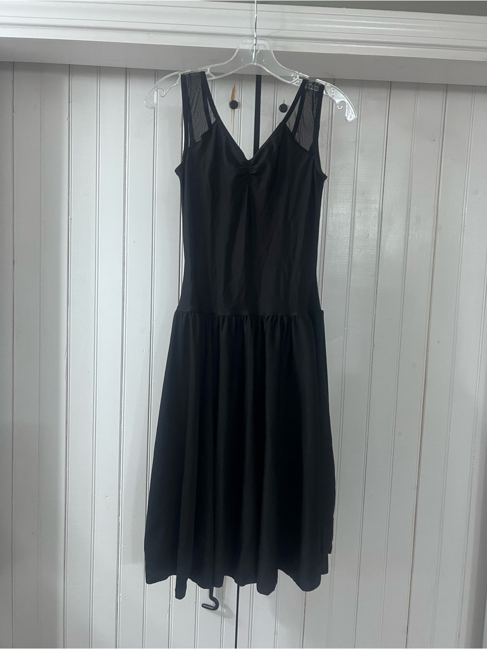 Black Sleeveless V-Neck Midi costume Dress